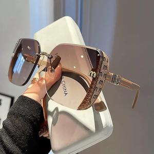 2024 new fashion trimmed sunglasses half frame high quality trend simple sunglasses for women with fine glitter (No Case)